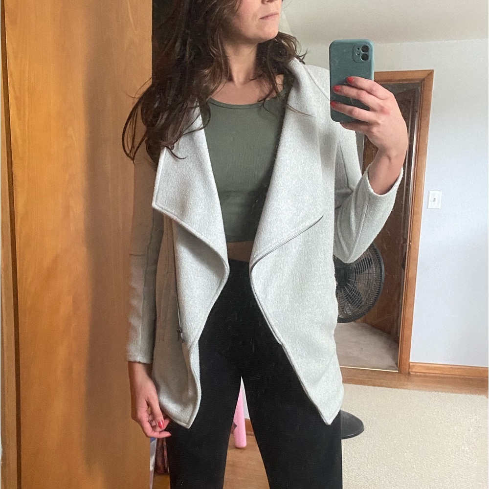 BB Dakota asymmetrical zip-up jacket, Size L, Gray